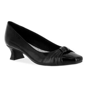 Easy Street Classic Black Pumps